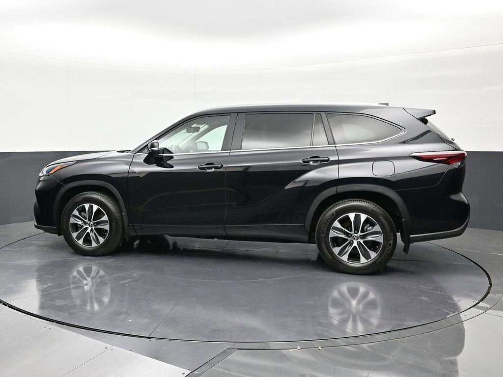2025 Toyota Highlander LE