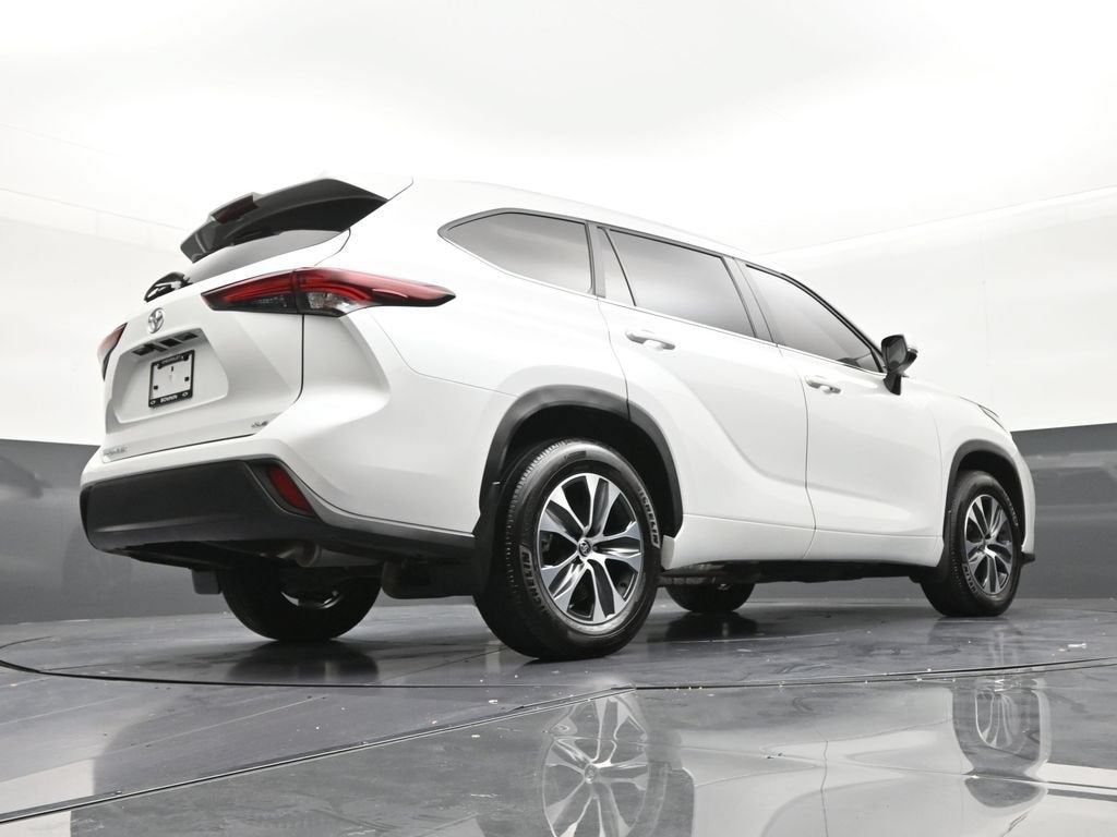 2025 Toyota Highlander XLE
