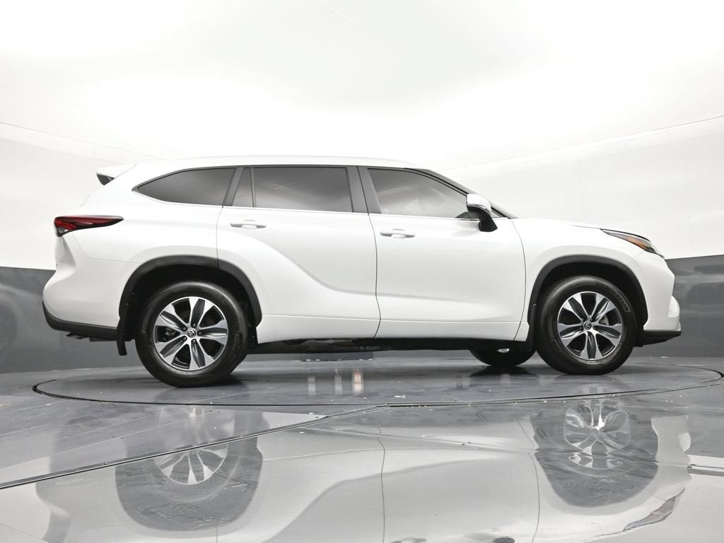 2025 Toyota Highlander XLE
