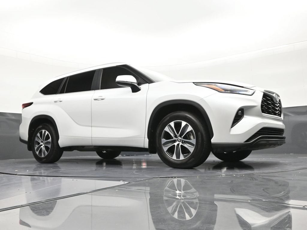 2025 Toyota Highlander XLE