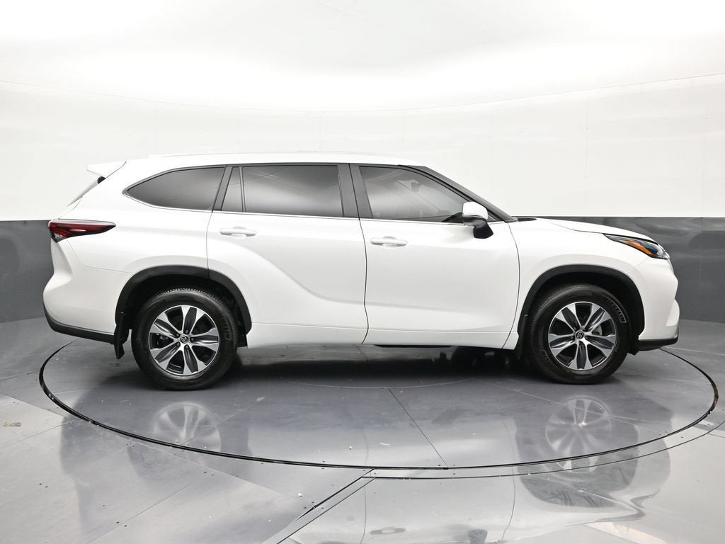 2025 Toyota Highlander XLE