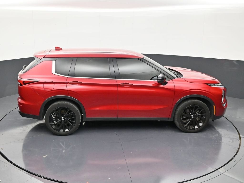 2023 Mitsubishi Outlander SE