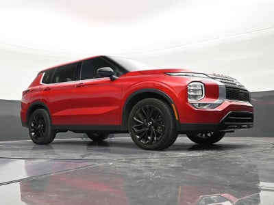 2023 Mitsubishi Outlander SE