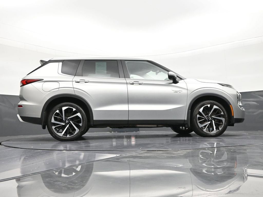 2023 Mitsubishi Outlander PHEV SE