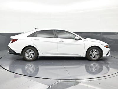 2024 Hyundai Elantra SE