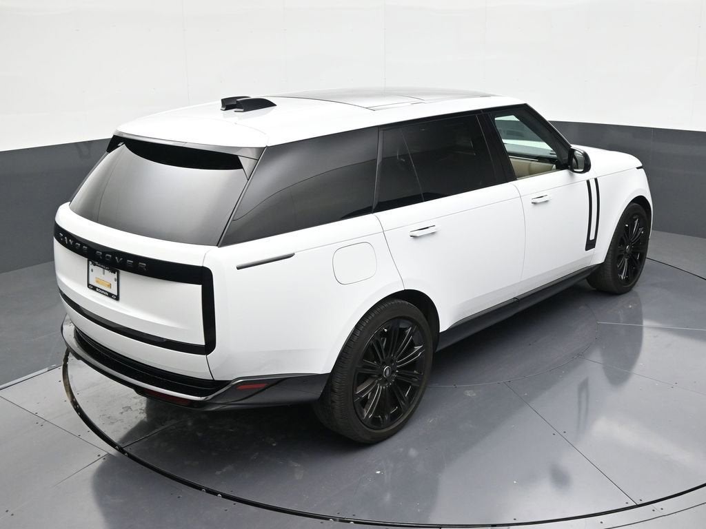 2025 Land Rover Range Rover SE