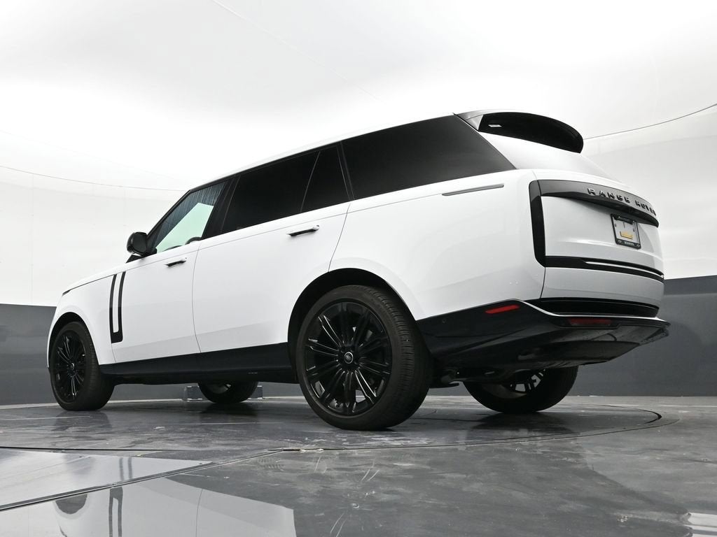 2025 Land Rover Range Rover SE