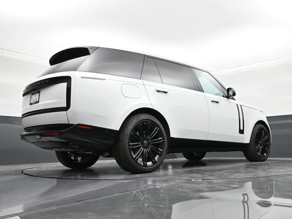 2025 Land Rover Range Rover SE
