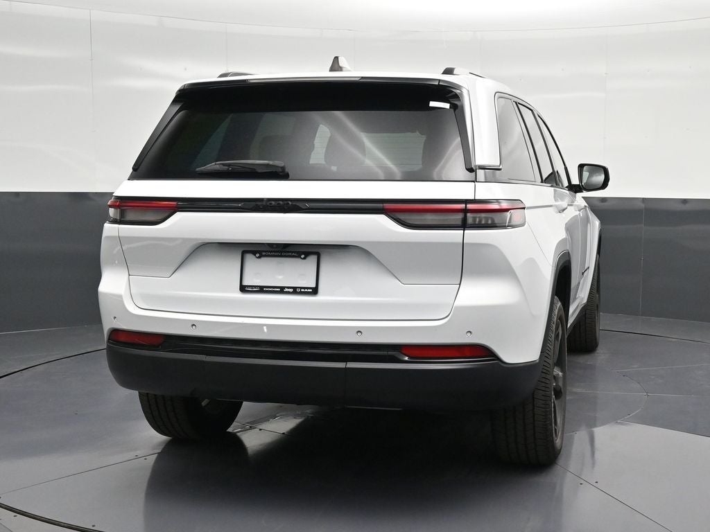 2022 Jeep Grand Cherokee Altitude