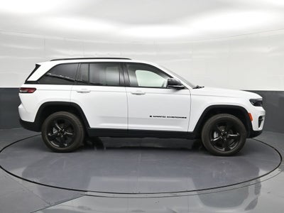 2022 Jeep Grand Cherokee Altitude