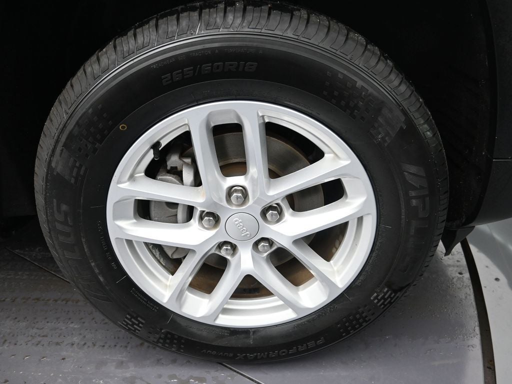 2023 Jeep Grand Cherokee Laredo