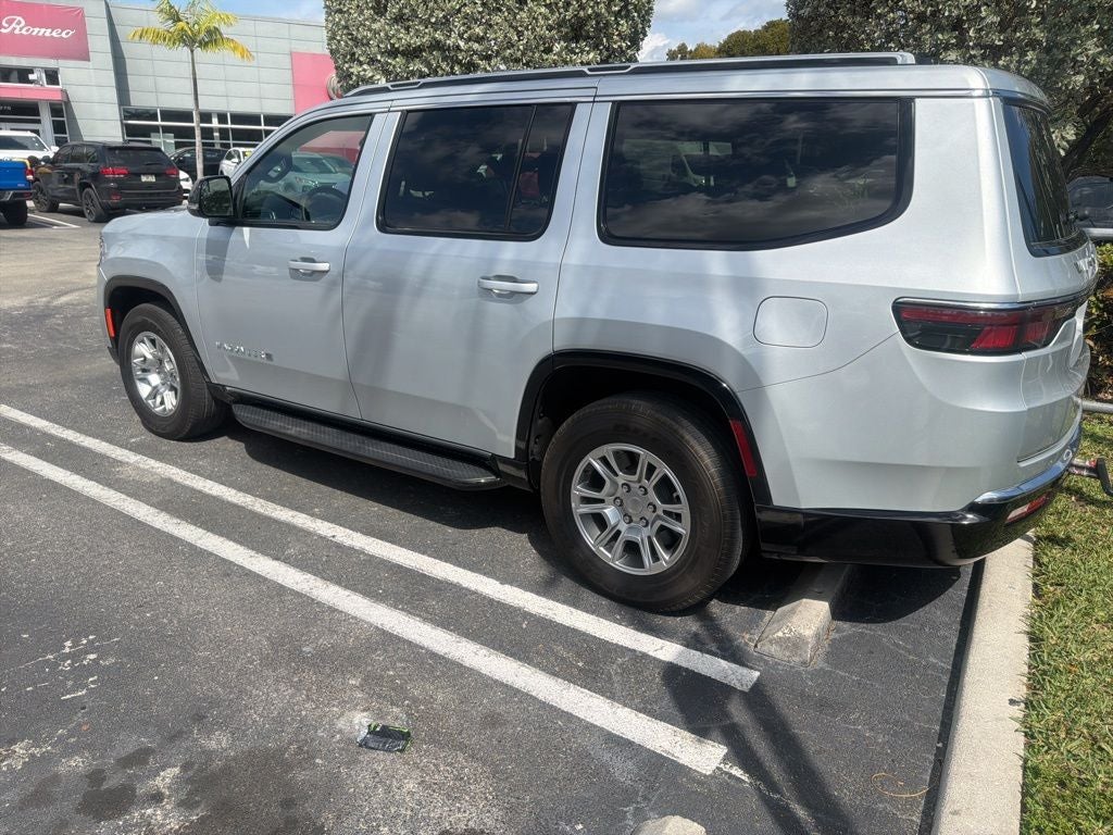 2024 Jeep Wagoneer Base