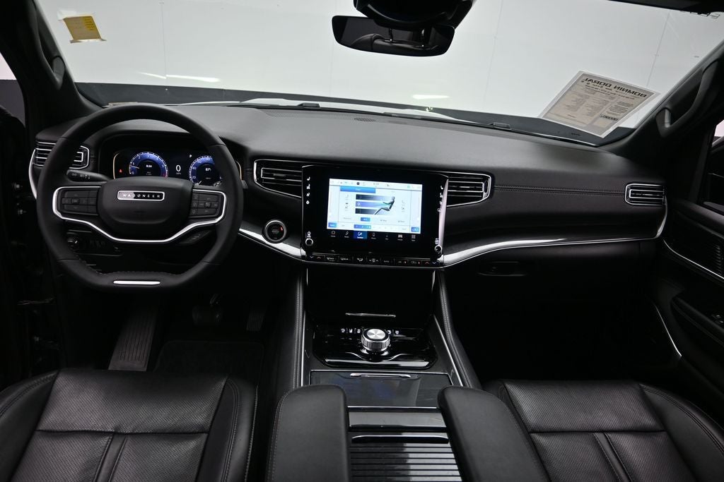 2023 Jeep Wagoneer Base