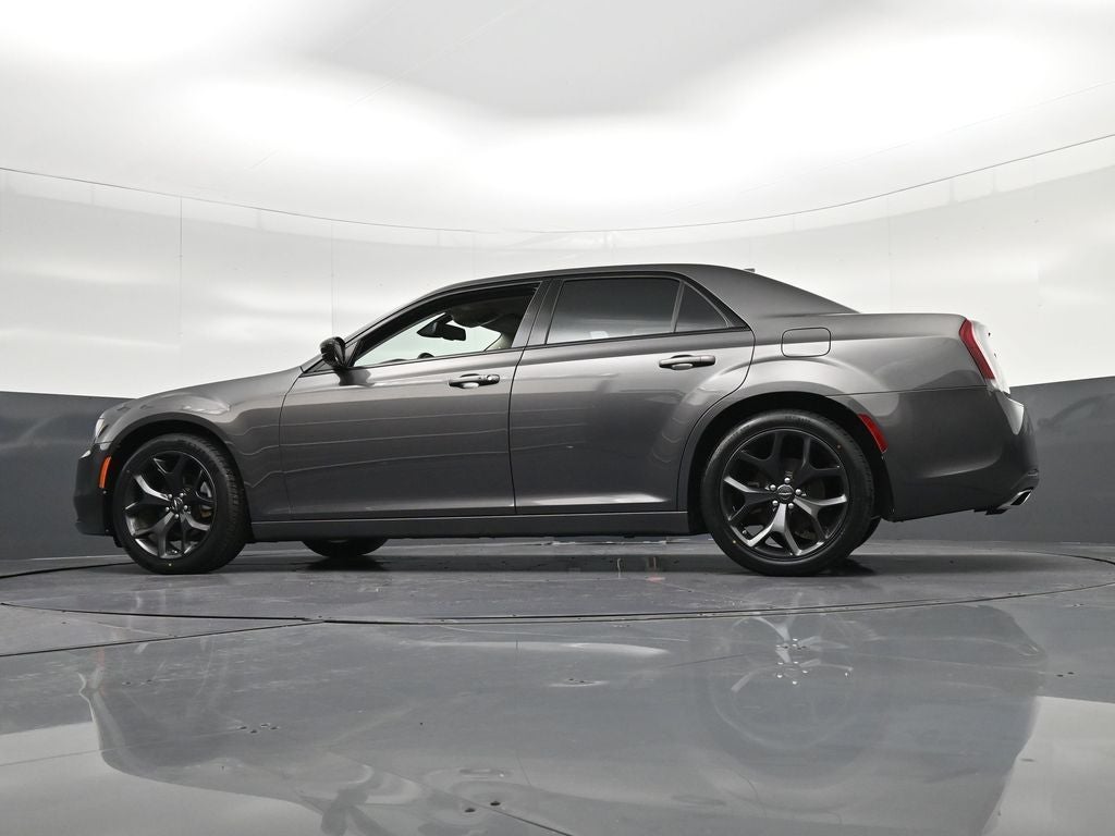 2022 Chrysler 300 Touring