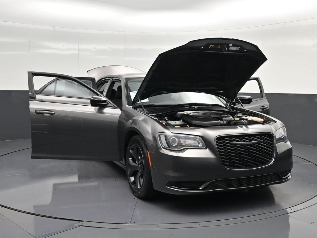 2022 Chrysler 300 Touring