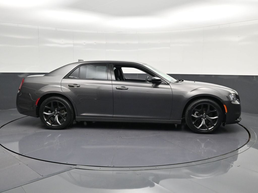 2022 Chrysler 300 Touring