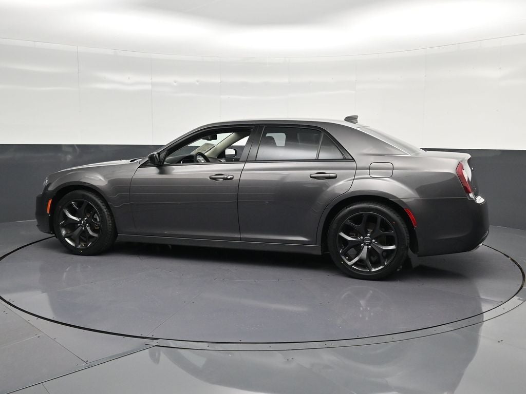 2022 Chrysler 300 Touring