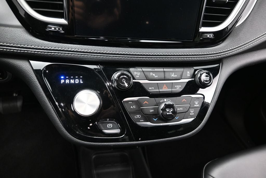 2024 Chrysler Pacifica Hybrid Select Premium S Appearance
