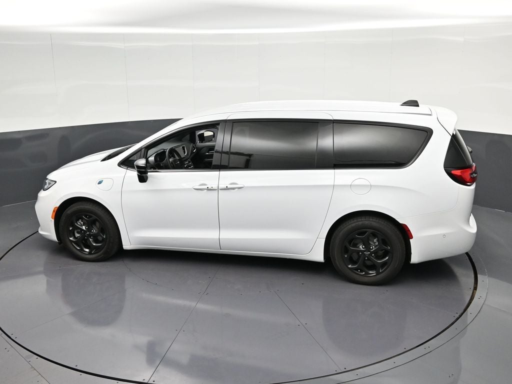 2024 Chrysler Pacifica Hybrid Select Premium S Appearance