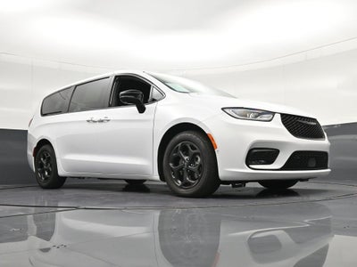 2024 Chrysler Pacifica Hybrid Select Premium S Appearance