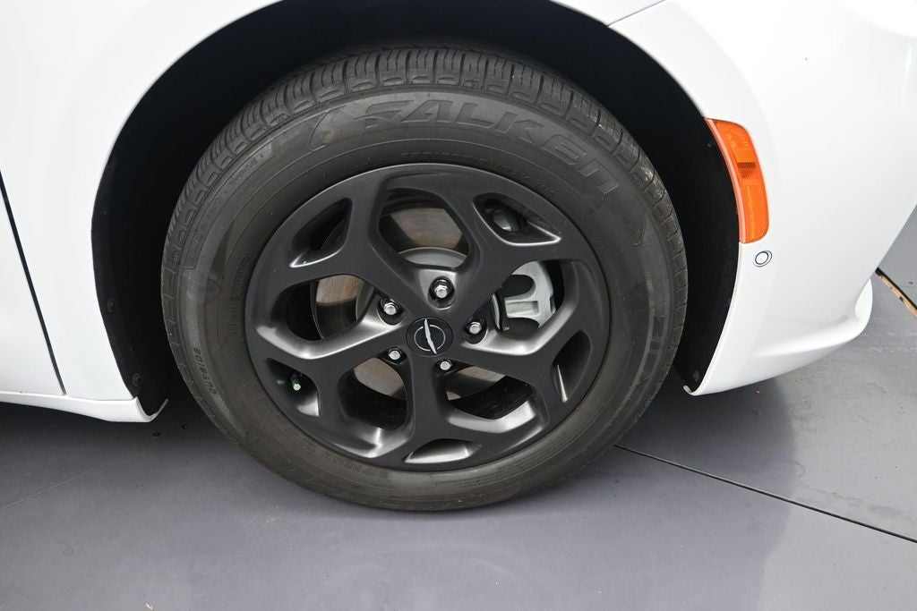 2024 Chrysler Pacifica Hybrid Select Premium S Appearance