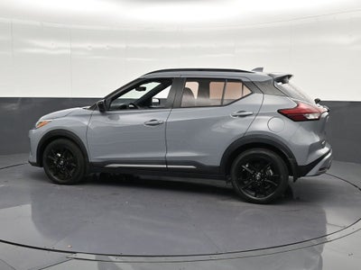 2022 Nissan Kicks SR