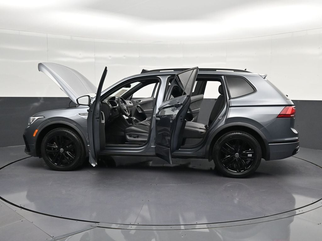 2022 Volkswagen Tiguan 2.0T SE R-Line Black