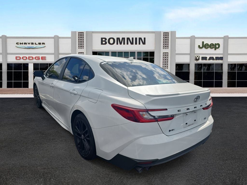 2025 Toyota Camry SE