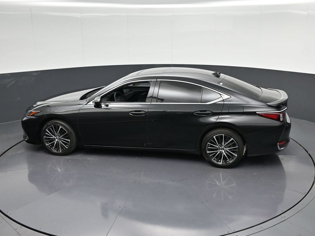 2025 Lexus ES 300h