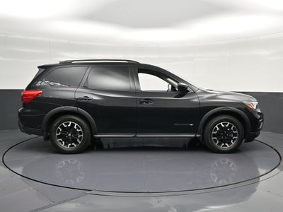 2020 Nissan Pathfinder SV