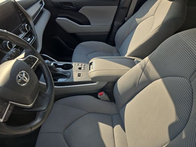 2023 Toyota Highlander LE