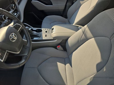 2023 Toyota Highlander LE