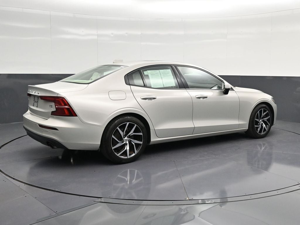 2020 Volvo S60 T5 Momentum