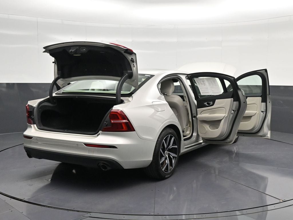 2020 Volvo S60 T5 Momentum