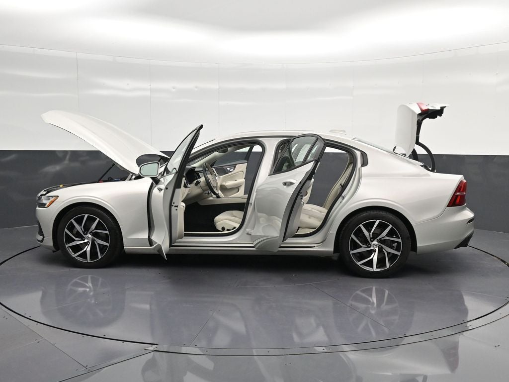 2020 Volvo S60 T5 Momentum