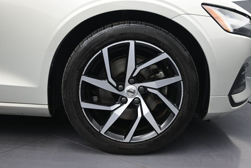 2020 Volvo S60 T5 Momentum