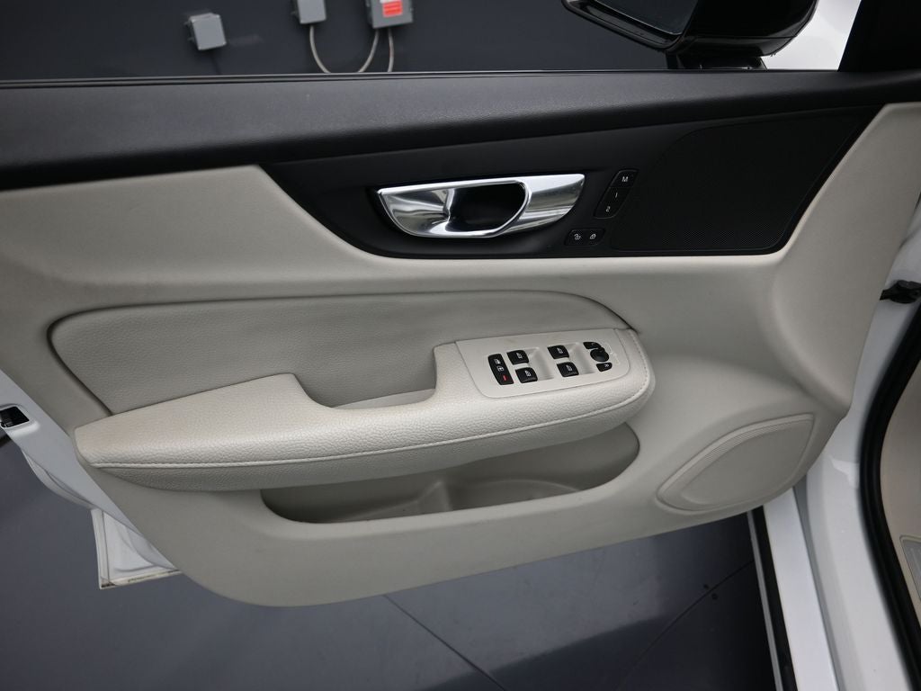 2021 Volvo S60 T5 Momentum