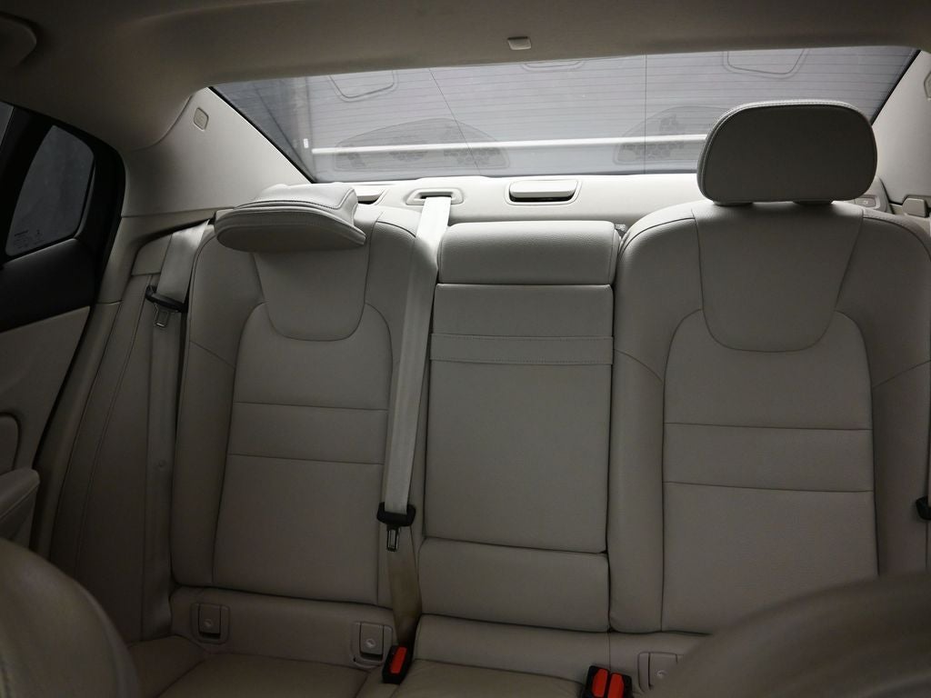 2021 Volvo S60 T5 Momentum