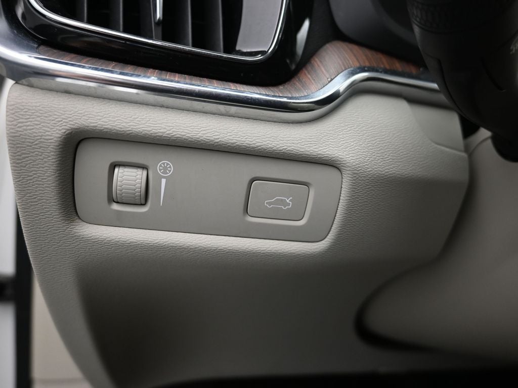 2021 Volvo S60 T5 Momentum