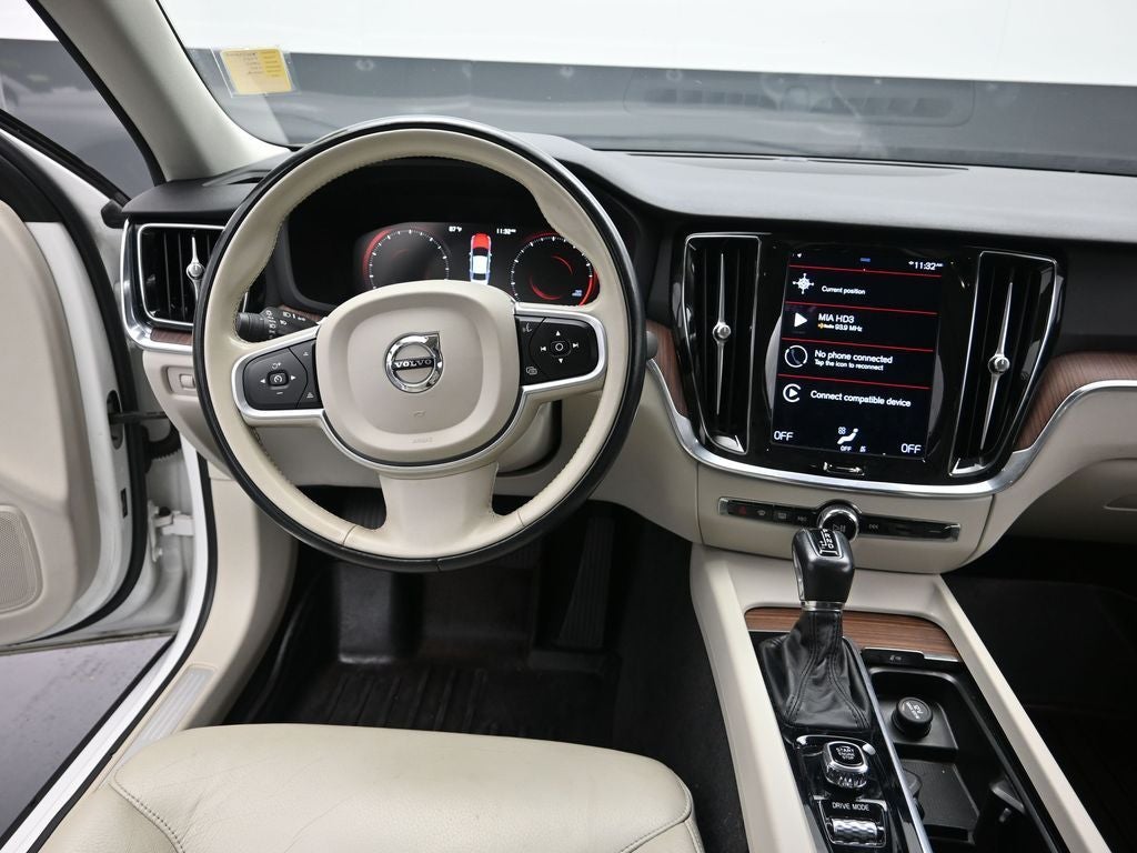 2021 Volvo S60 T5 Momentum