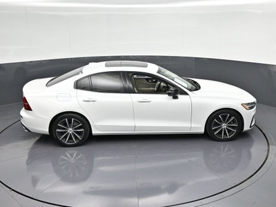2021 Volvo S60 T5 Momentum