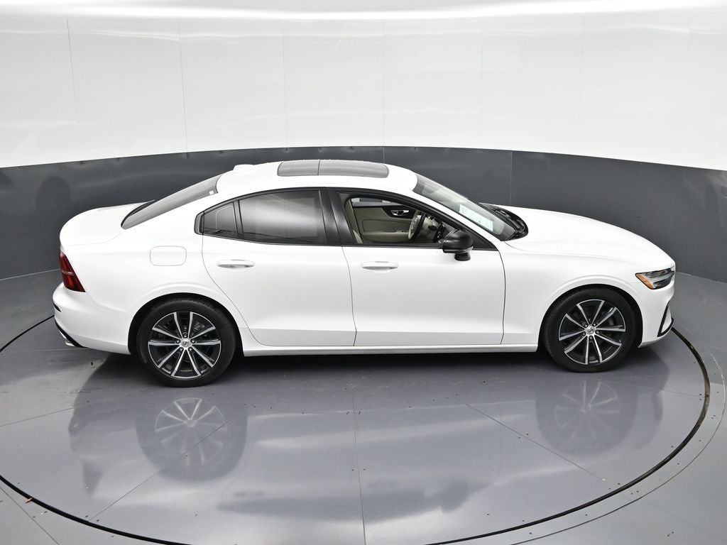 2021 Volvo S60 T5 Momentum