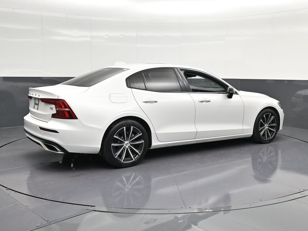 2021 Volvo S60 T5 Momentum