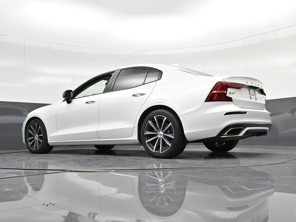 2021 Volvo S60 T5 Momentum