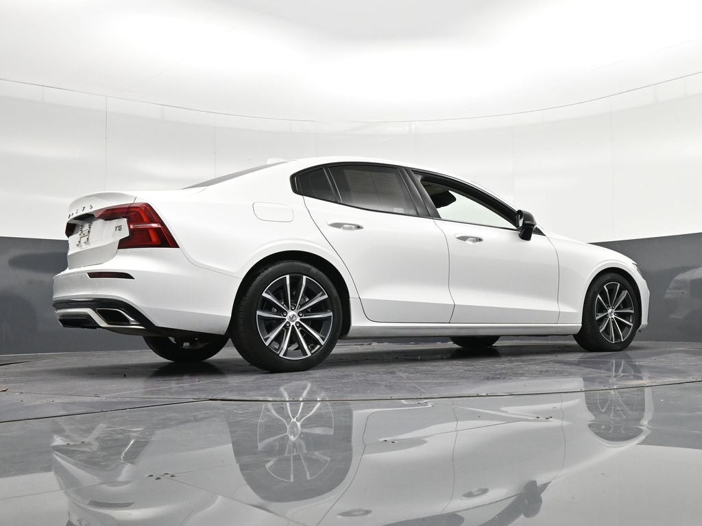 2021 Volvo S60 T5 Momentum