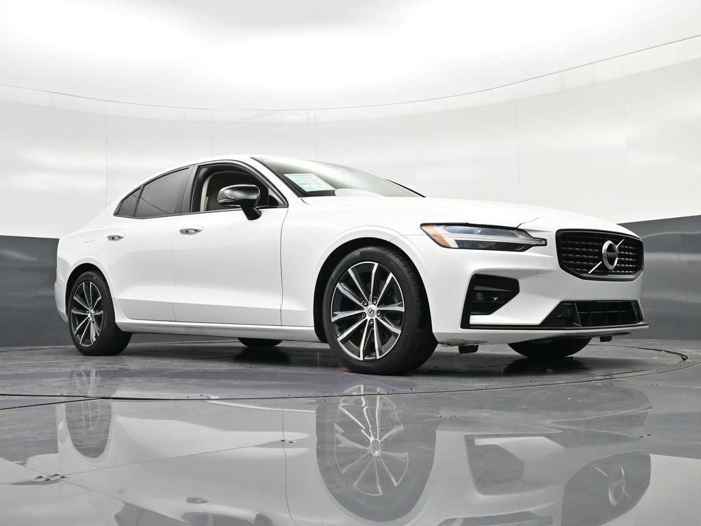 2021 Volvo S60 T5 Momentum