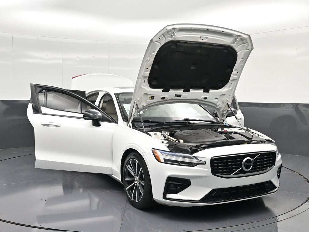 2021 Volvo S60 T5 Momentum