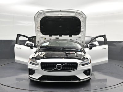 2021 Volvo S60 T5 Momentum