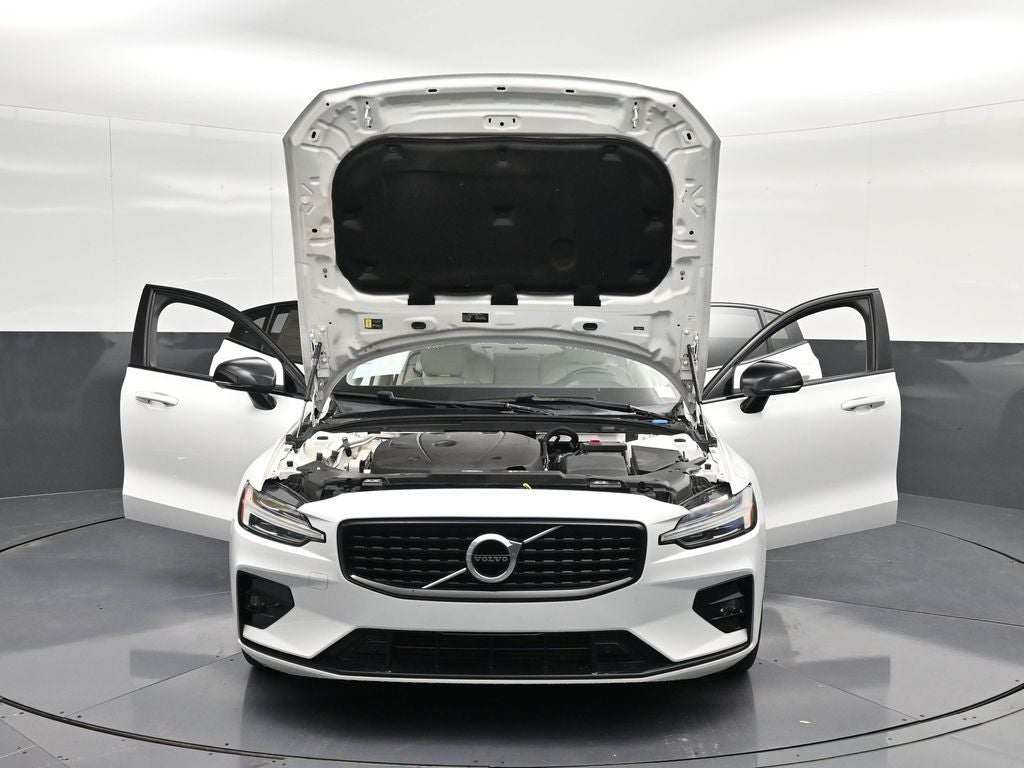 2021 Volvo S60 T5 Momentum