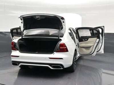 2021 Volvo S60 T5 Momentum